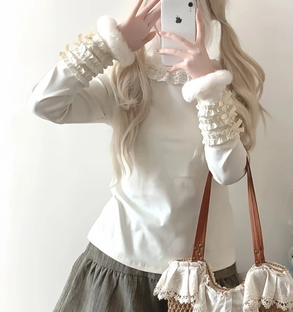 Bluzka Lolita z długim rękawem, pluszowa, ocieplana, jesienno-zimowa, golf, bazowa warstwa, urocza, odmładzająca, uniwersalna, z falbankami.