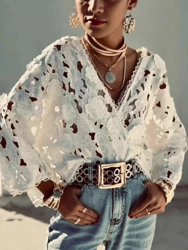 Imagen 1 del producto Blusa holgada de encaje calado de verano para mujer, Tops cortos de manga larga con cuello de pico y flores de encaje, ropa de calle, camisas de moda