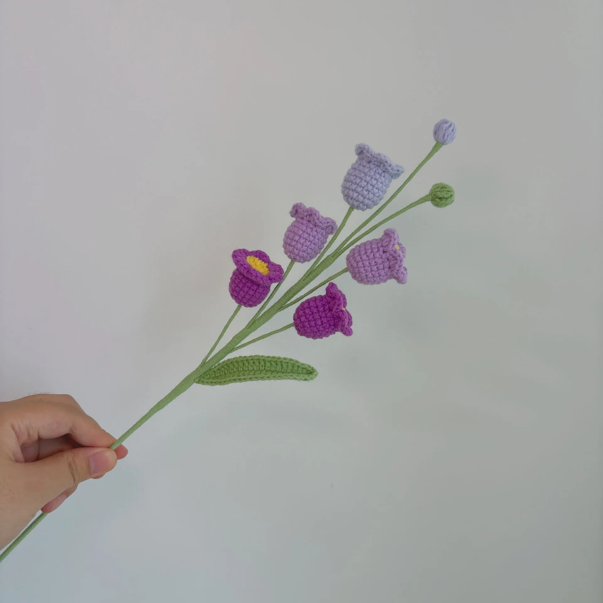 Gehäkelte Glockenblumen-Zweige, handgefertigter, gewebter Blumenstrauß, niedliche gestrickte Blumen, Brautblumen, Raumdekoration, Geschenk – Detail 3