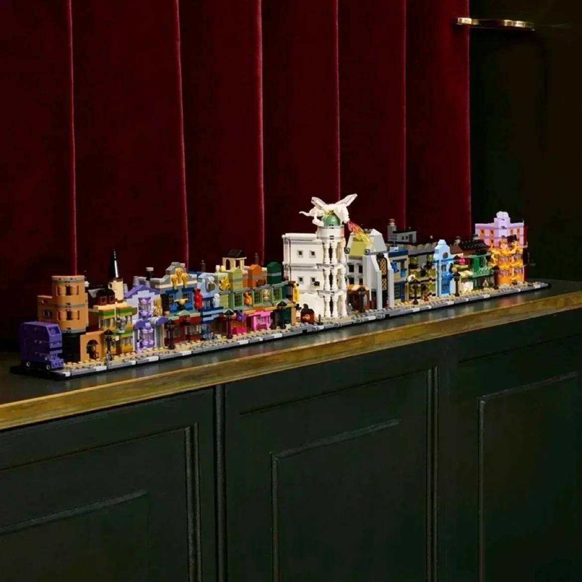 

2025 new 76444 classic Hutong shop building model FIT street view assembly Christmas boy birthday gift home decoration