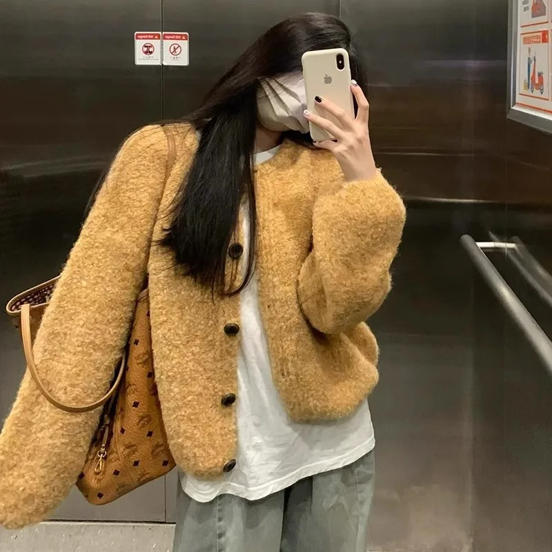 

2025 Fall Small Fragrance Floral Beaded Knitted Cardigan Sweater For Women Single-Breasted Fashionable Trendy Tops Pulls Femmes