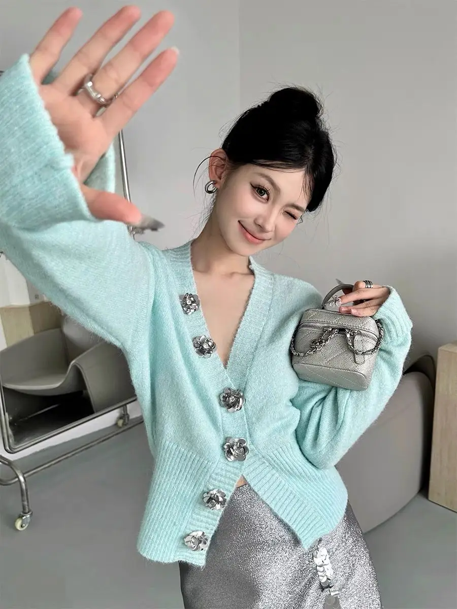 

Cardigan V-Neck Sequined Flowers Decorated Buttons Lazy Style Sweater Women Fashion Mint Green Sexy Autumn Knitted Top For Women