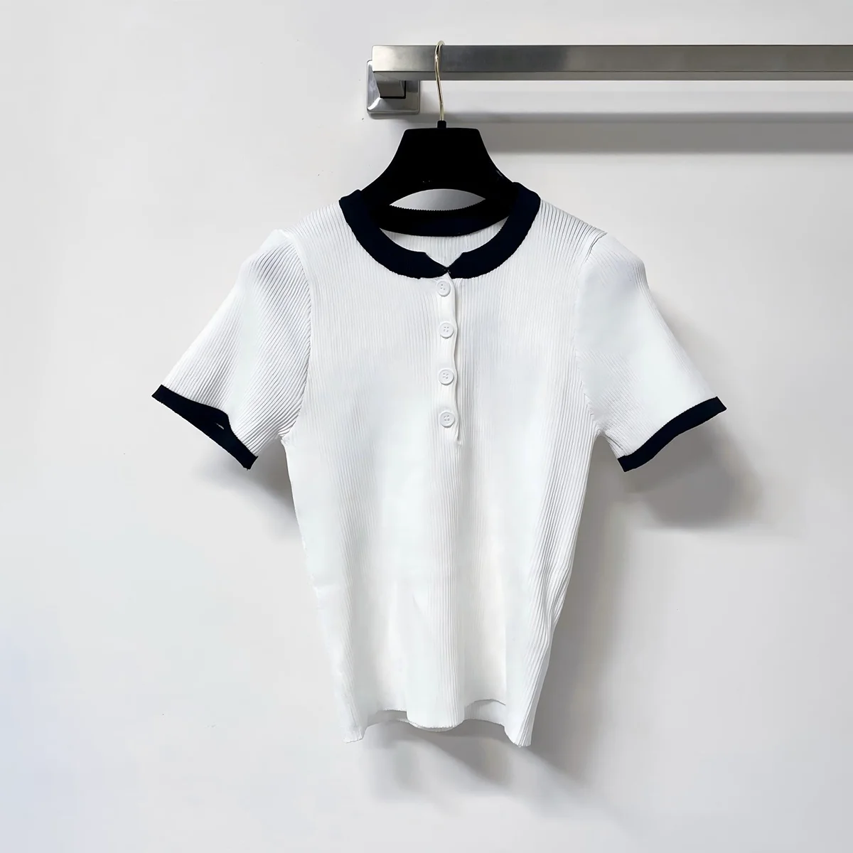 2026 High quality women's retro contrasting color wrapped knitted small T-shirt--hb728