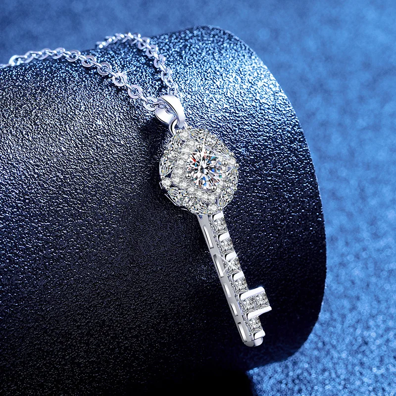 Key necklace 18K Real Platinum PT950 50 points moissanite necklace love key high-end necklace for women