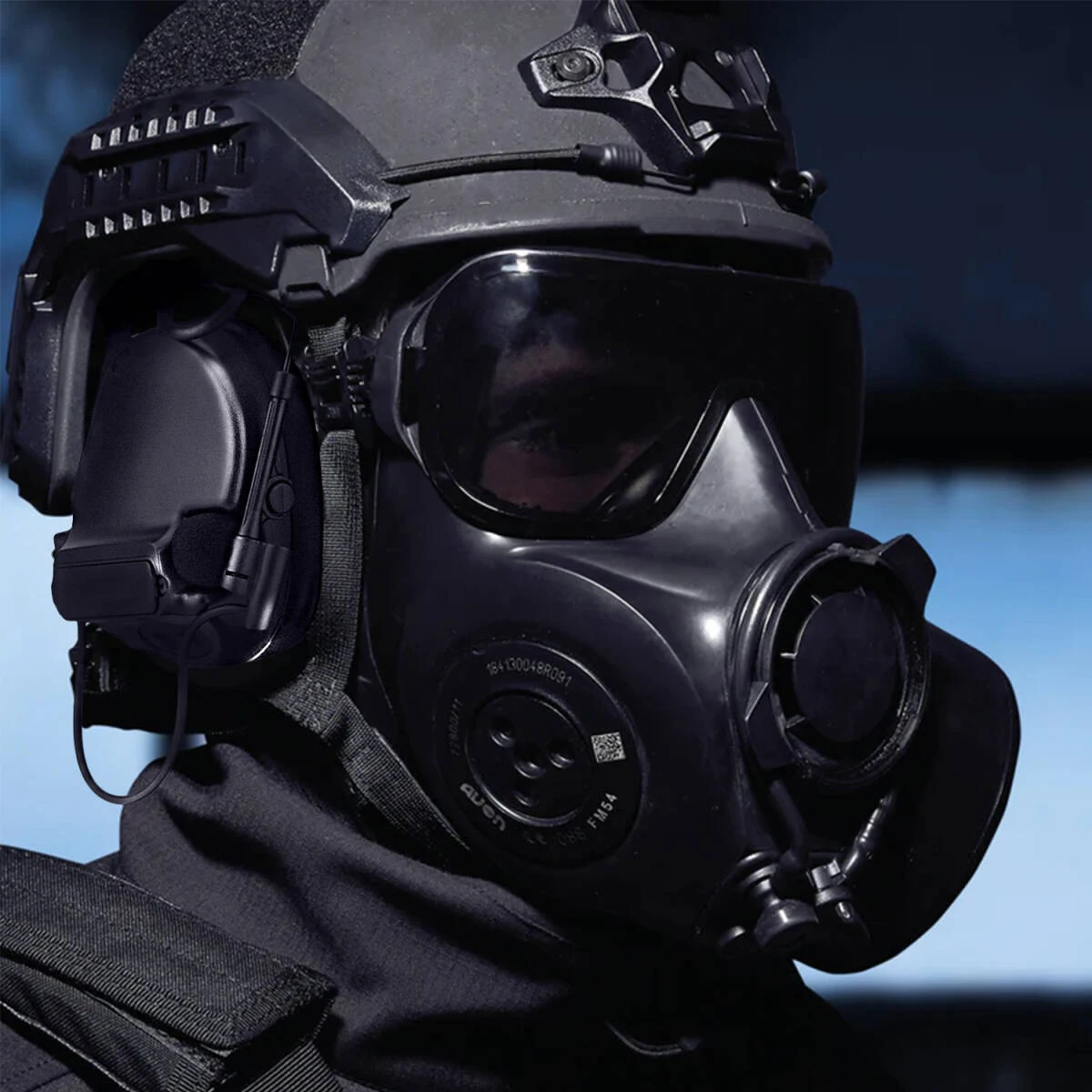 

FAST Airsoft Helmet with Tactical Headset FM-53 GAS Mask Model (with Microphone Fan Cooling) CS Game Hunting Airsoft Cosplay