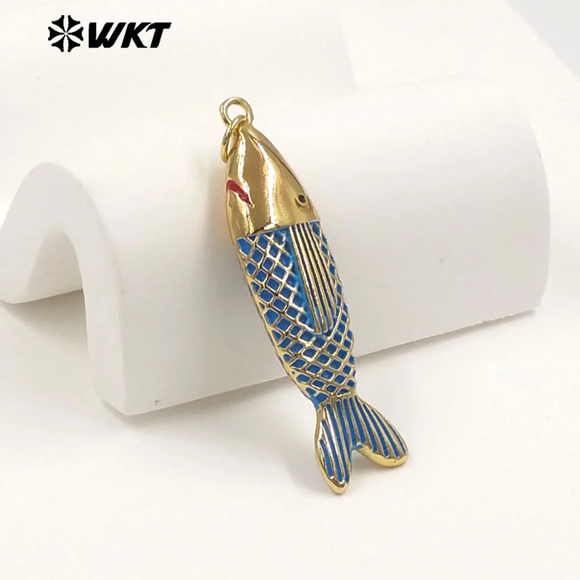 

WT-P2116 Delicate Lovely Style Gold Plated Multiple Colors Drop Oil Little Fish Pendants For Women Earrings DIY Making
