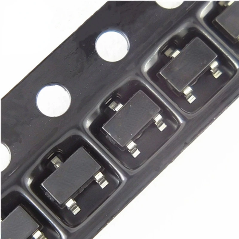 (10piece)LM4040B30IDBZR   LM4040B30   LM4040  Silk Screen: 4M7U  SOT23-3  One-stop provision of integrated circuit design