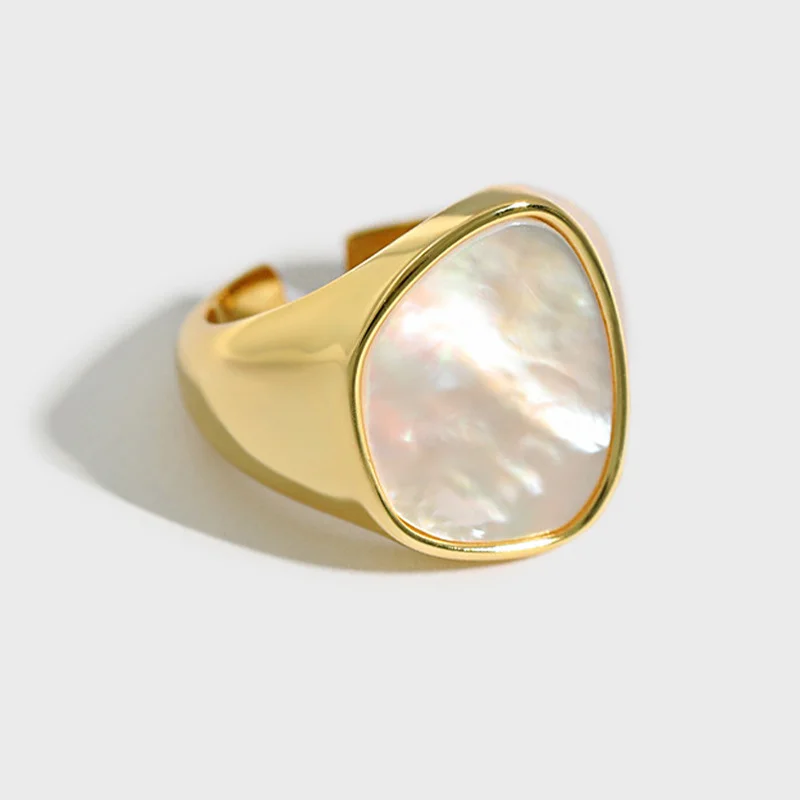 2023 Elegant White Shell Rings Gold Plated Mother Of Pearl Ring For Women Wedding Party Jewelry Accessories Gift