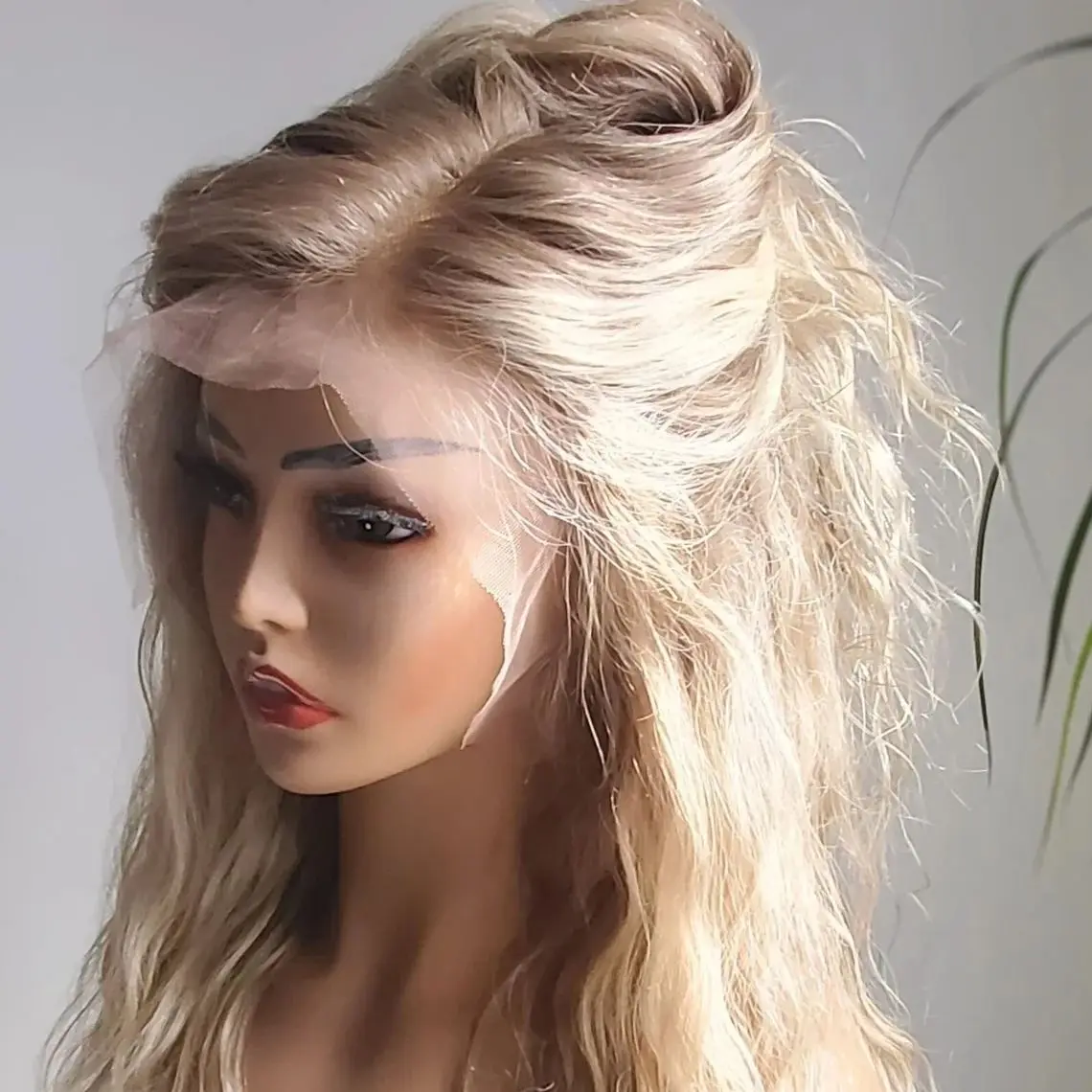 

Светло-русый парик, объемная волна, синтетический кружевной фронтальный парик, высокое качество, предварительно выщипанный парик для женщин, ежедневное использование