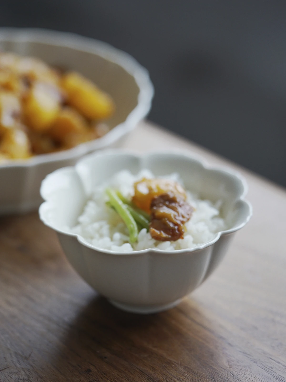 

Mani 4-Inch Sakura Patterned Bowl Ele Cerc Diningware from Jingdezhen Ideal for Home Use High Aesthetic Value