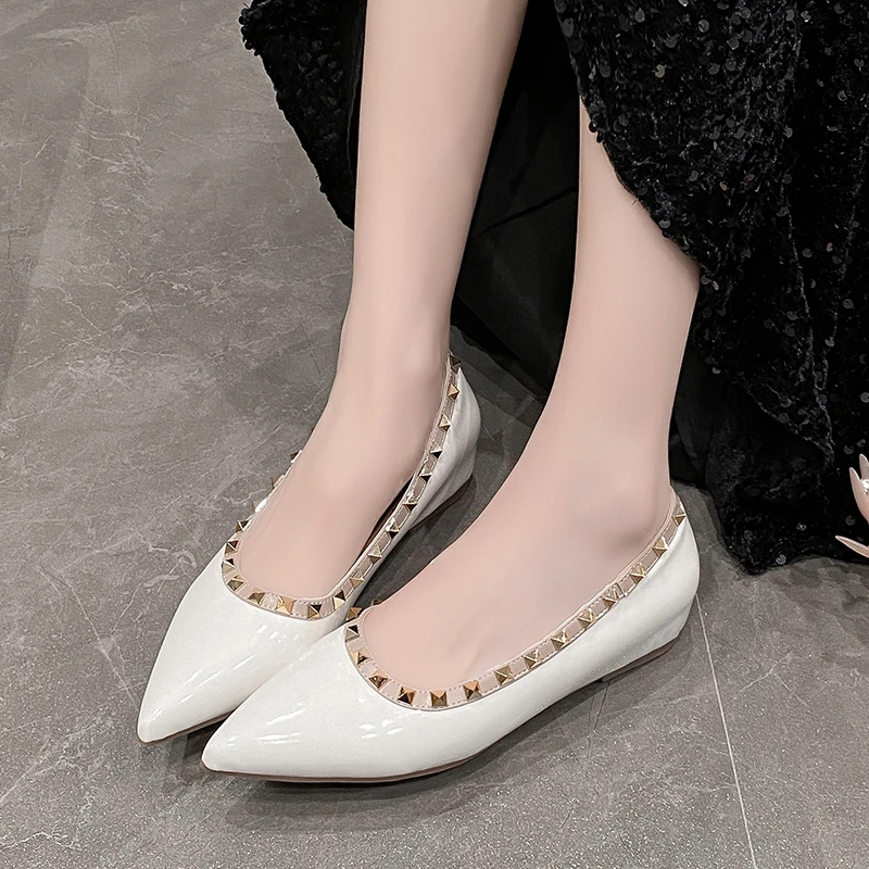 2025 امرأة الشقق أشار تو الخريف الفم الضحلة المسامير فستان موضة حذاء مسطح مريح براءات الاختراع والجلود في الهواء الطلق حذاء كاجوال #5