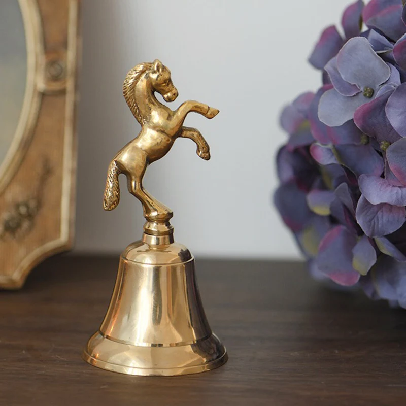 

European style light luxury gold pony decoration hand crank bell restaurant bar dining bell table ornament