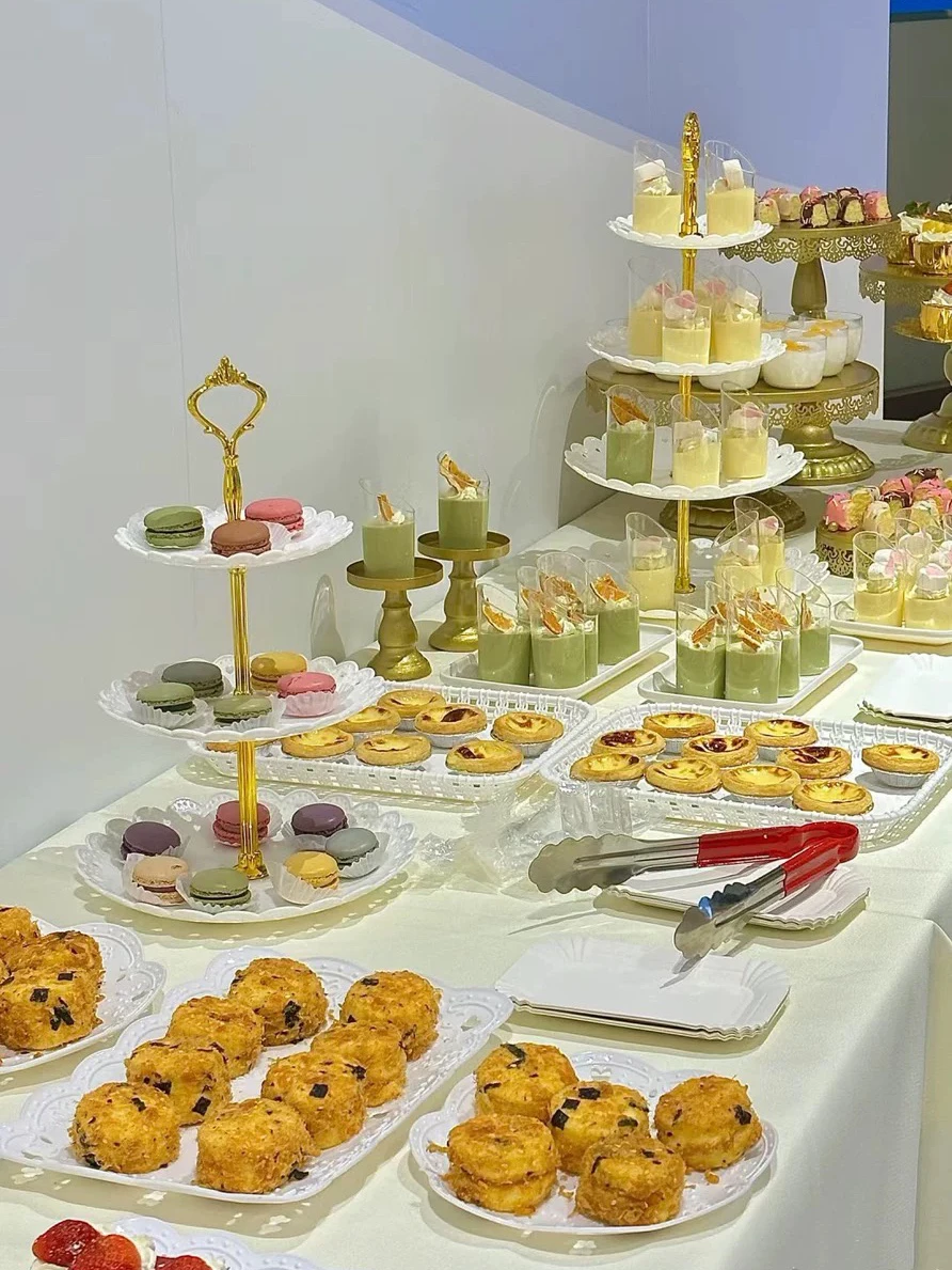 

30Pcs 3/2 Tier Wedding Decoration Party Essential Cupcake Stand Birthday Dessert DisplayWhite Black Scalloped Tray For Christmas