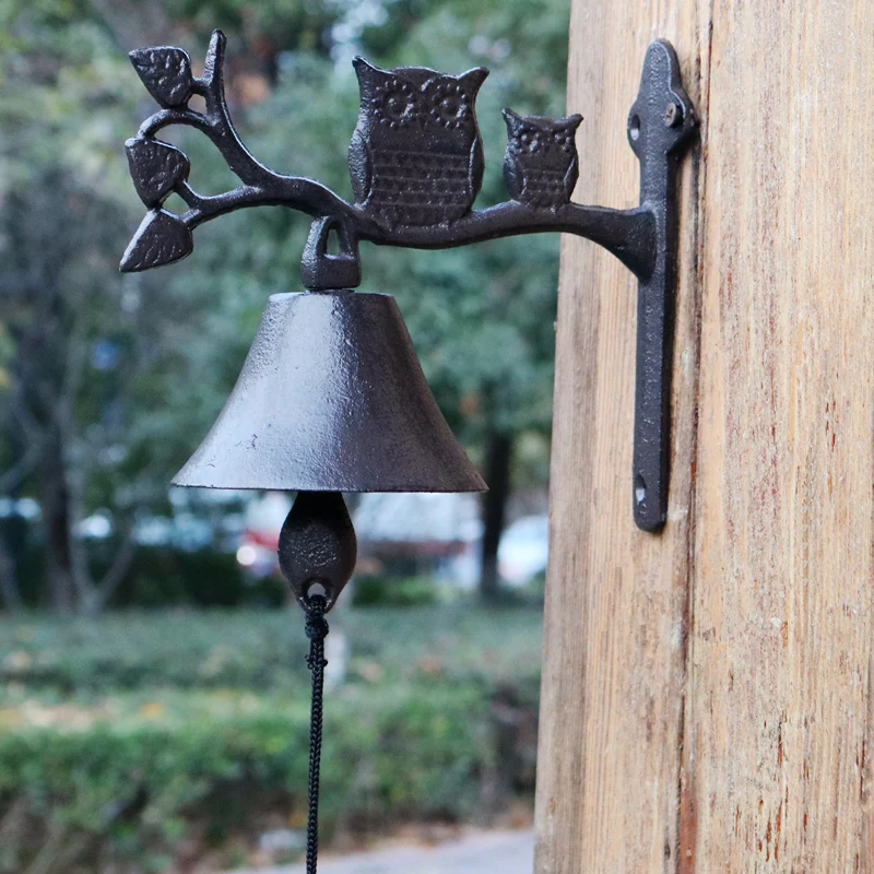 American Country Rustic Iron Art Owl Doorbell, Courtyard Decoration Cast Iron Door Chime Wind Bell, Hand Shaker Front Door Bell