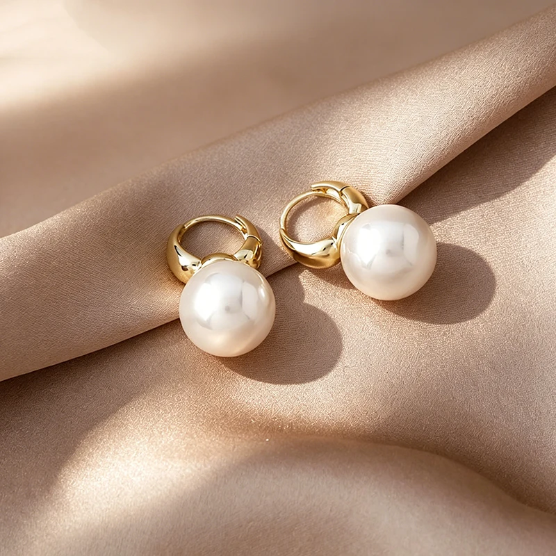 Minimalistische weiße Perlen-Creolen für Damen, exquisite elegante Ohrclips, Hochzeitsfeier, Y2k, süßer Schmuck, Geschenke
