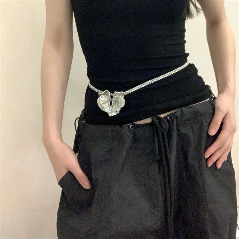 Women Crystal chain Belt For Women metal  Studded Flower Narrow Belts bride cool Femme Slim Waist-Shaped