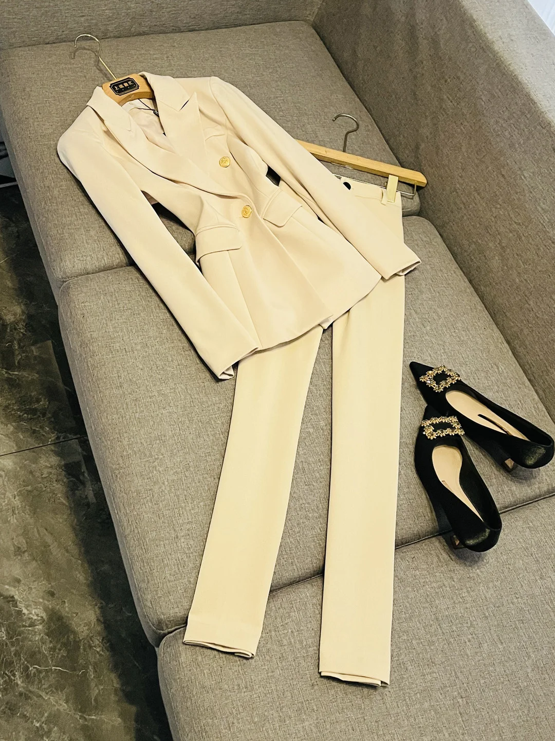 

Ele Women's Busin Suit Set Profional Workwear Faionable Outerwear Ideal for Office And Formal Ocns