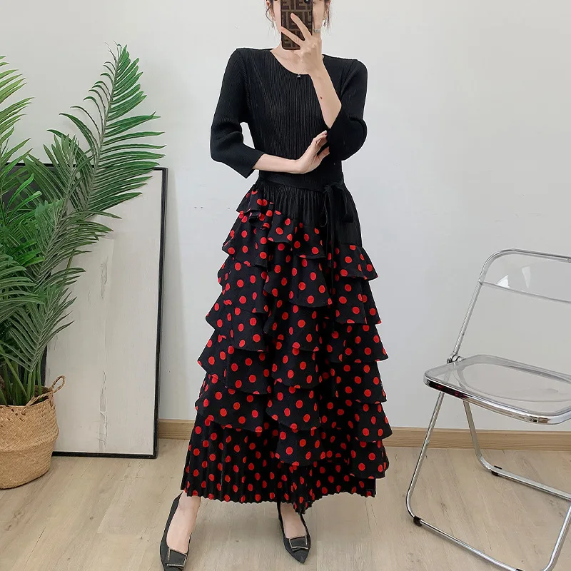 Miyake Pleated Polka Dot Dress Women's 2025 Spring New Foreign Style Age-reducing Long Strap-up Middle East Long Dresses