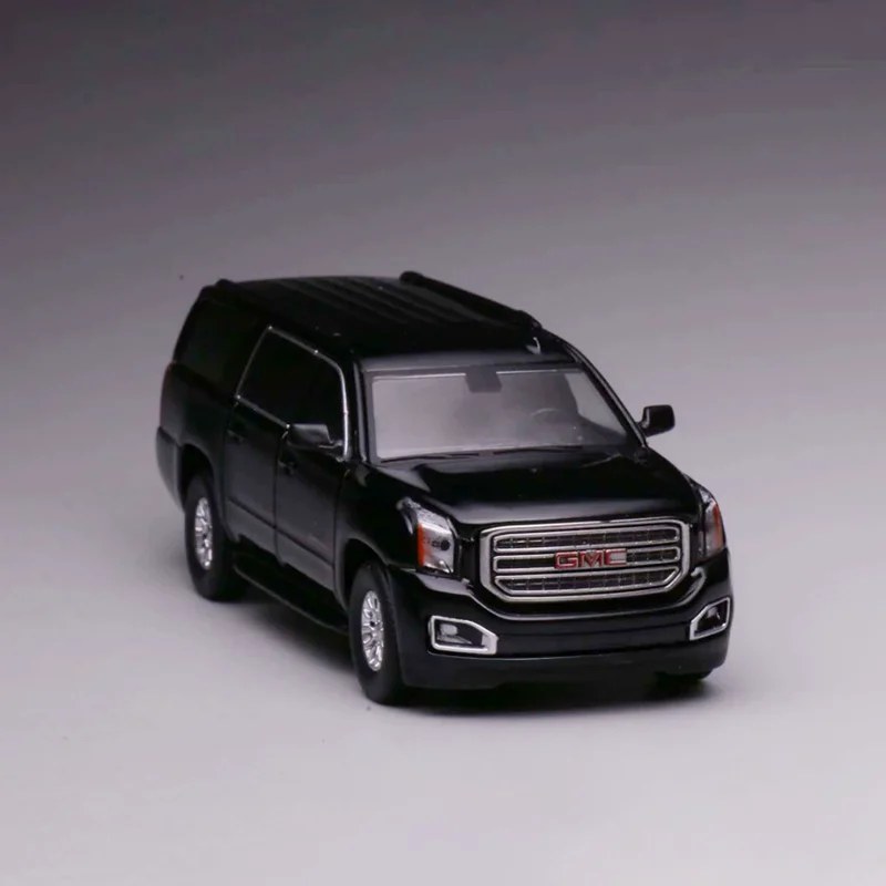 596 Diecast 1:64 Scale 2005 IMPALA SS & GMC Yukon XL Alloy Car Model Collection Ornaments Static Display Toys Gift