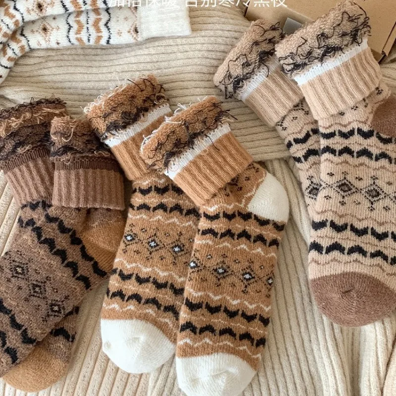 1/5 pairs retro versatile pile socks casual comfortable warm men socks men's autumn winter thick striped mid tube socks