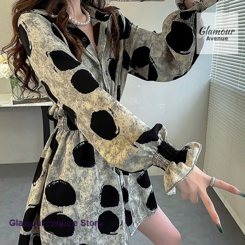 

French design wrinkle elastic waist long top women's spring and autumn new western style beautiful printed trumpet sleeve shirt