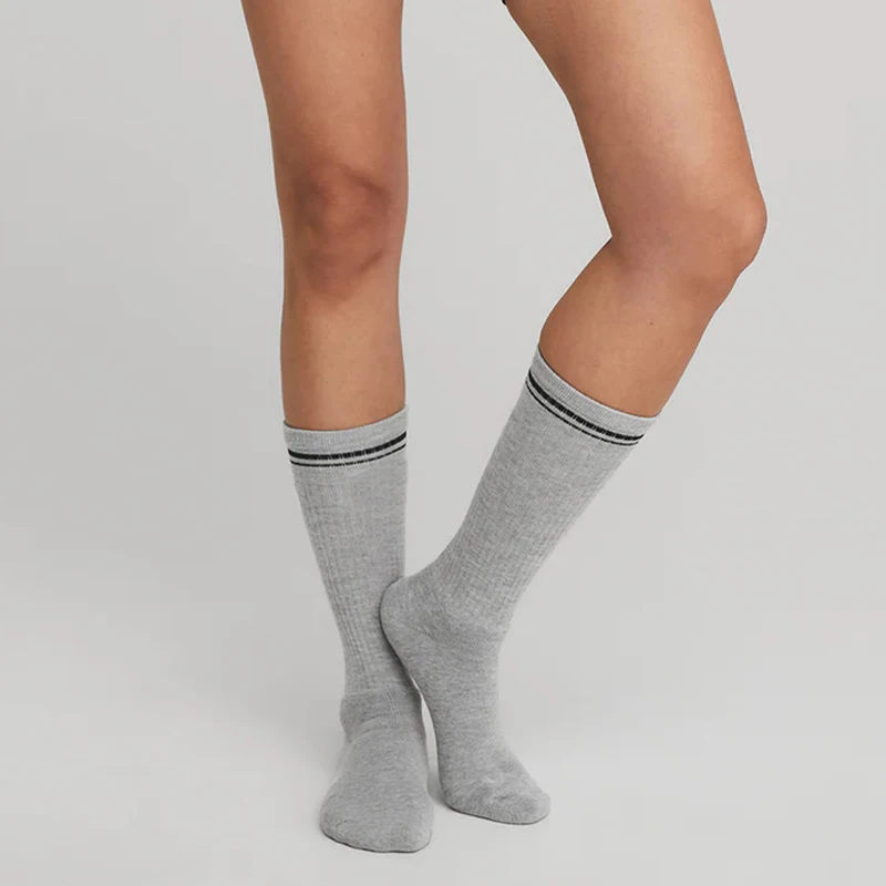 جوارب رياضية للنساء، جوارب اليوغا، جوارب رياضية خارجية، جوارب طويلة أنبوبية قابلة للتنفس، جوارب رقيقة متوازية الشريط للفتيات