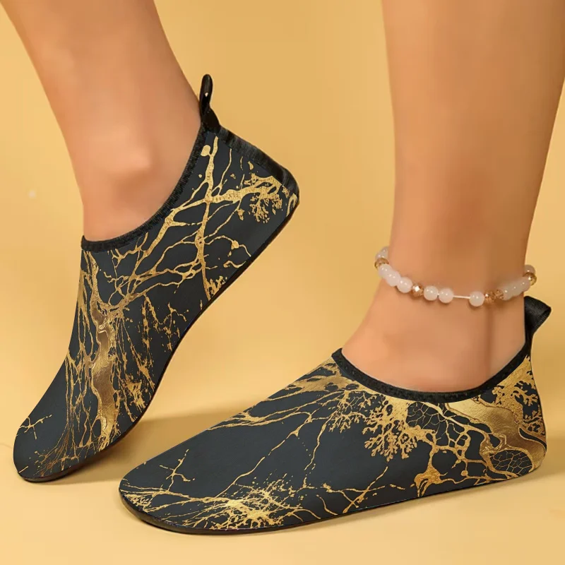 1 Pair Unisex Gold Pattern Branch Print Sandals, Non-slip Soft Sole Slides, Luxury Summer Seaside Casual Water Shoes