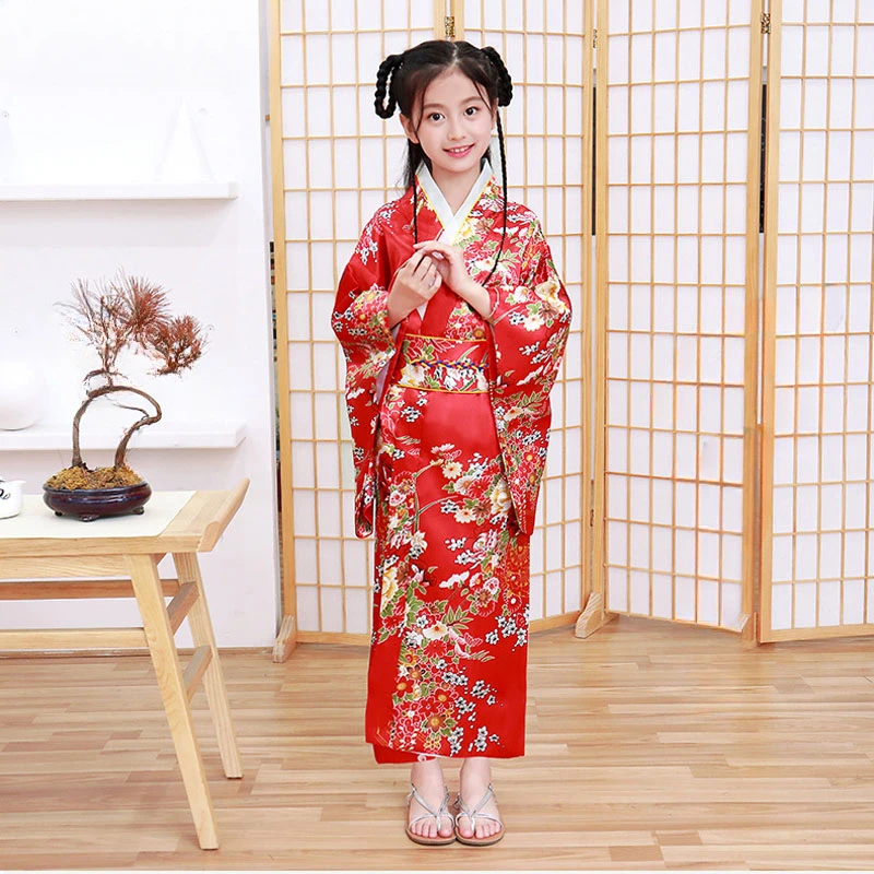 

Cute girl, Japanese ethnic style kimono and dance dress, retro printed flower stage show costume