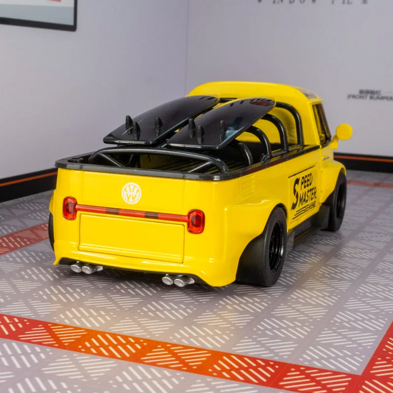 1:32 Simulación Volkswagen T1 retro furgoneta aleación modelo coche adornos tirar hacia atrás la puerta del juguete puede abrir un regalo para un niño.