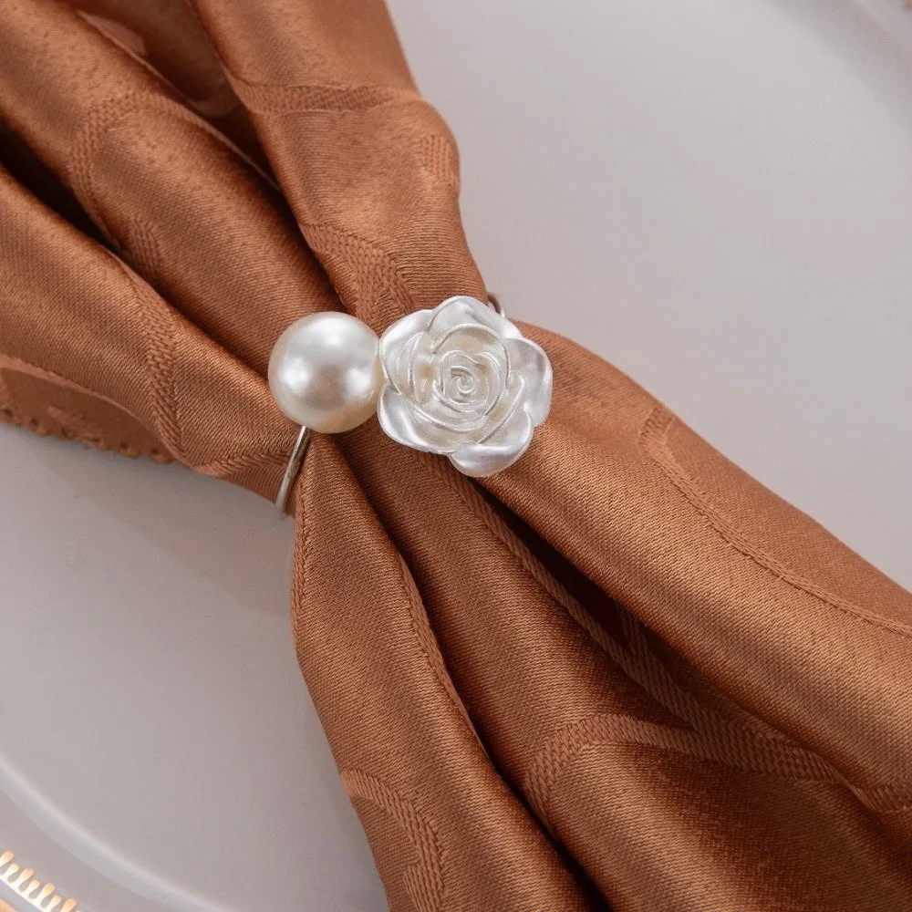 

6PCS Convenient Elegant Pearl Napkin Ring Exquisite Luxury Rose Napkin Buckles Metal Napkin Holder Festival Dining