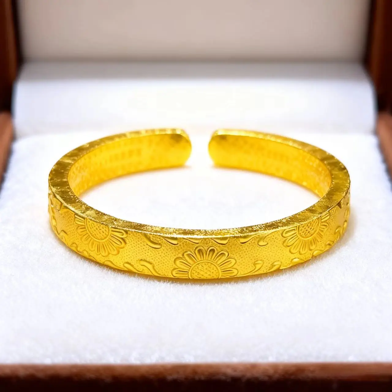 Sunflower Open Bangle Women's 24K Gold AU999 - 3D bloom shape, adjustable opening, high-purity gold shows sun-facing style