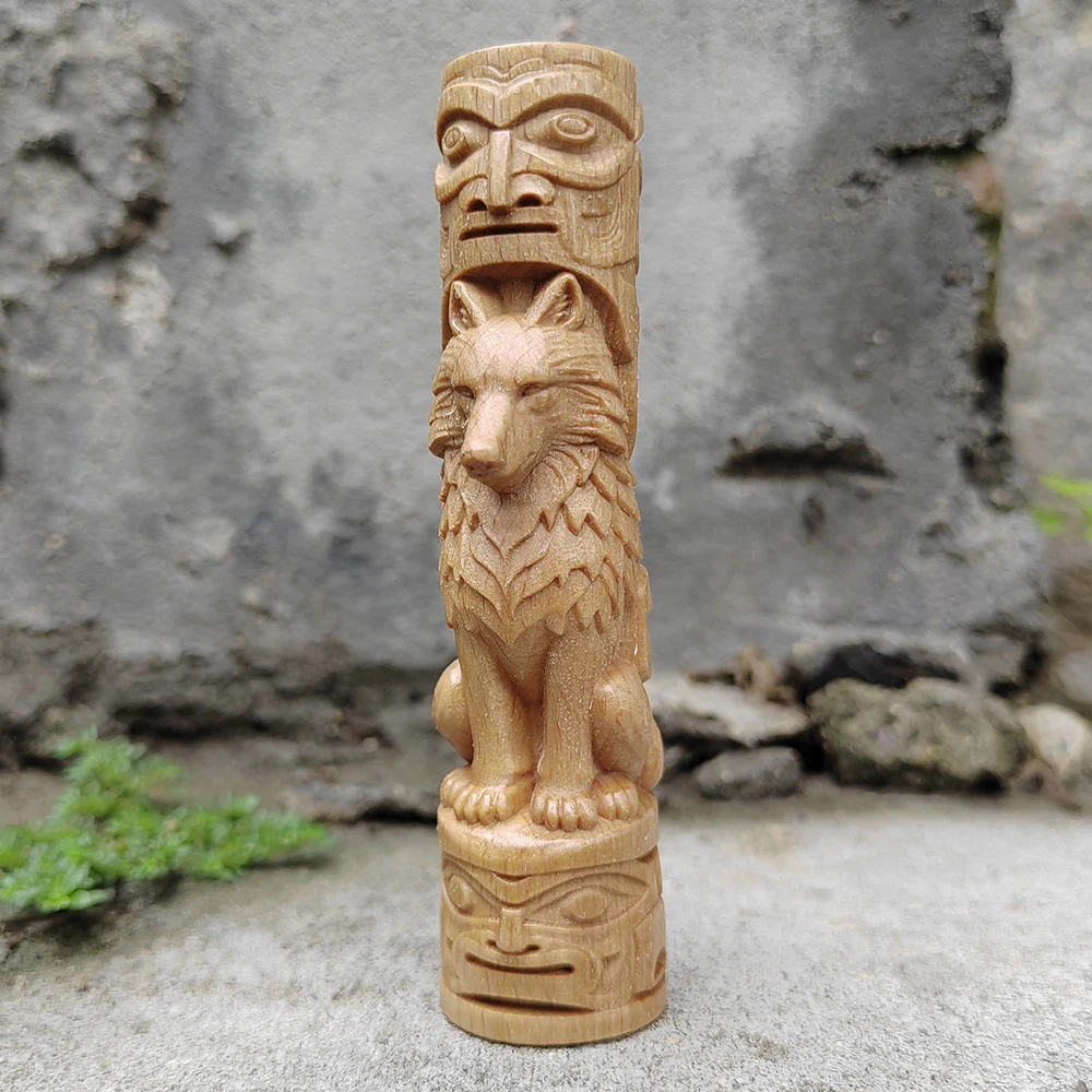 Hand-Carved Wooden Wolf Totem Column Ornament, Ethnic Style, Suitable for Creative Desktop Decorations, Interior Decorations, Home Decor, Bedroom, Fireplace, Birthday Gifts, New Year Gifts