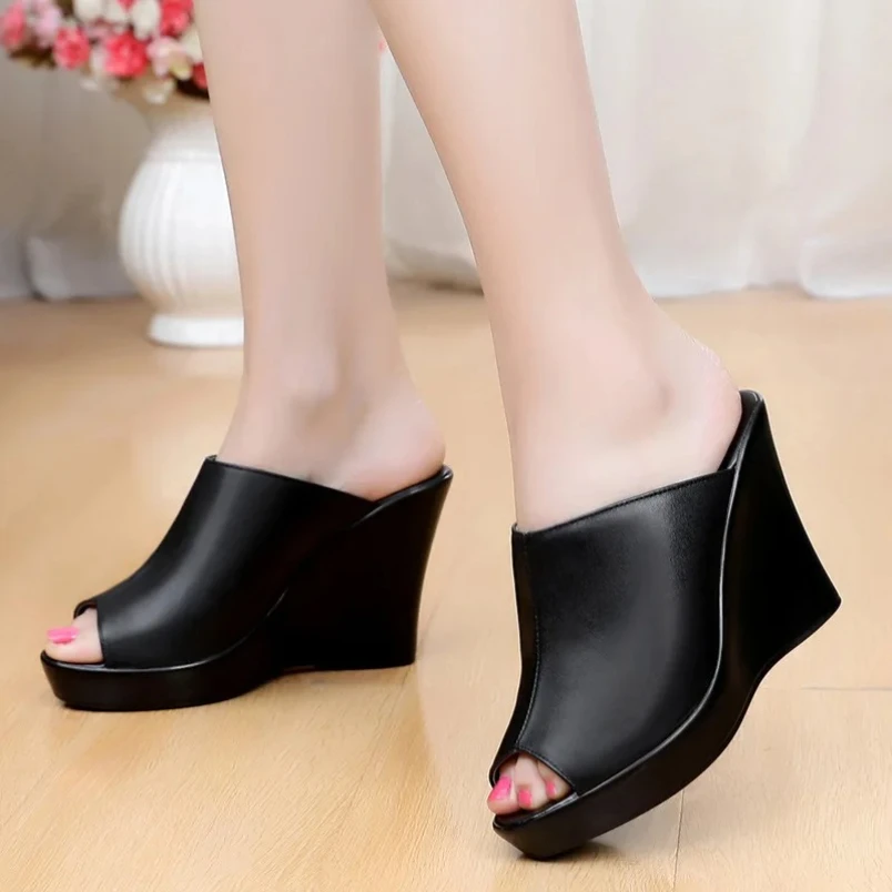 

2025 Queen, черно-белые шлепанцы на платформе с открытым носком, на высоком каблуке, пляжная женская обувь