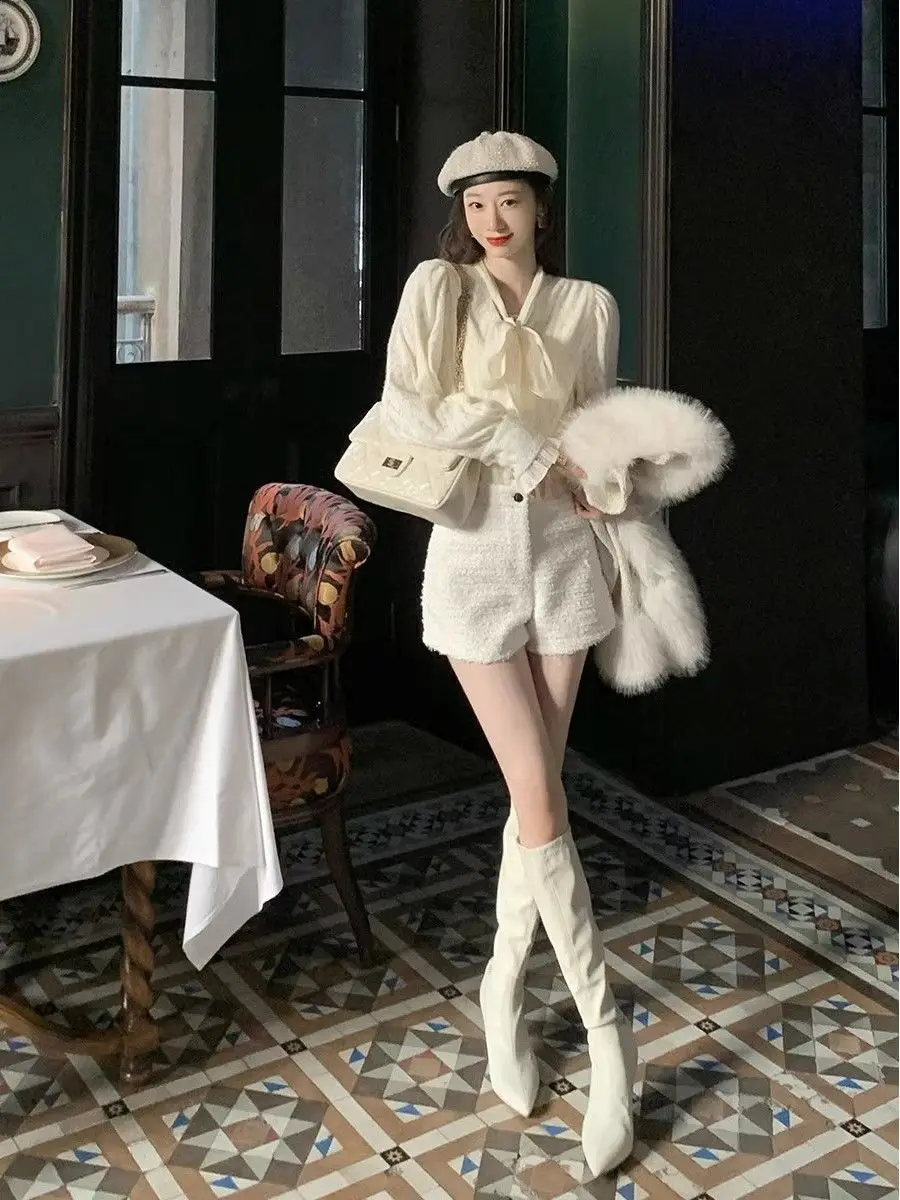 Pantaloncini di tweed stile francese autunno/inverno 2023 Pantaloncini di avvio dimagranti a vita alta per le donne Design elegante e chic Versatile e unico