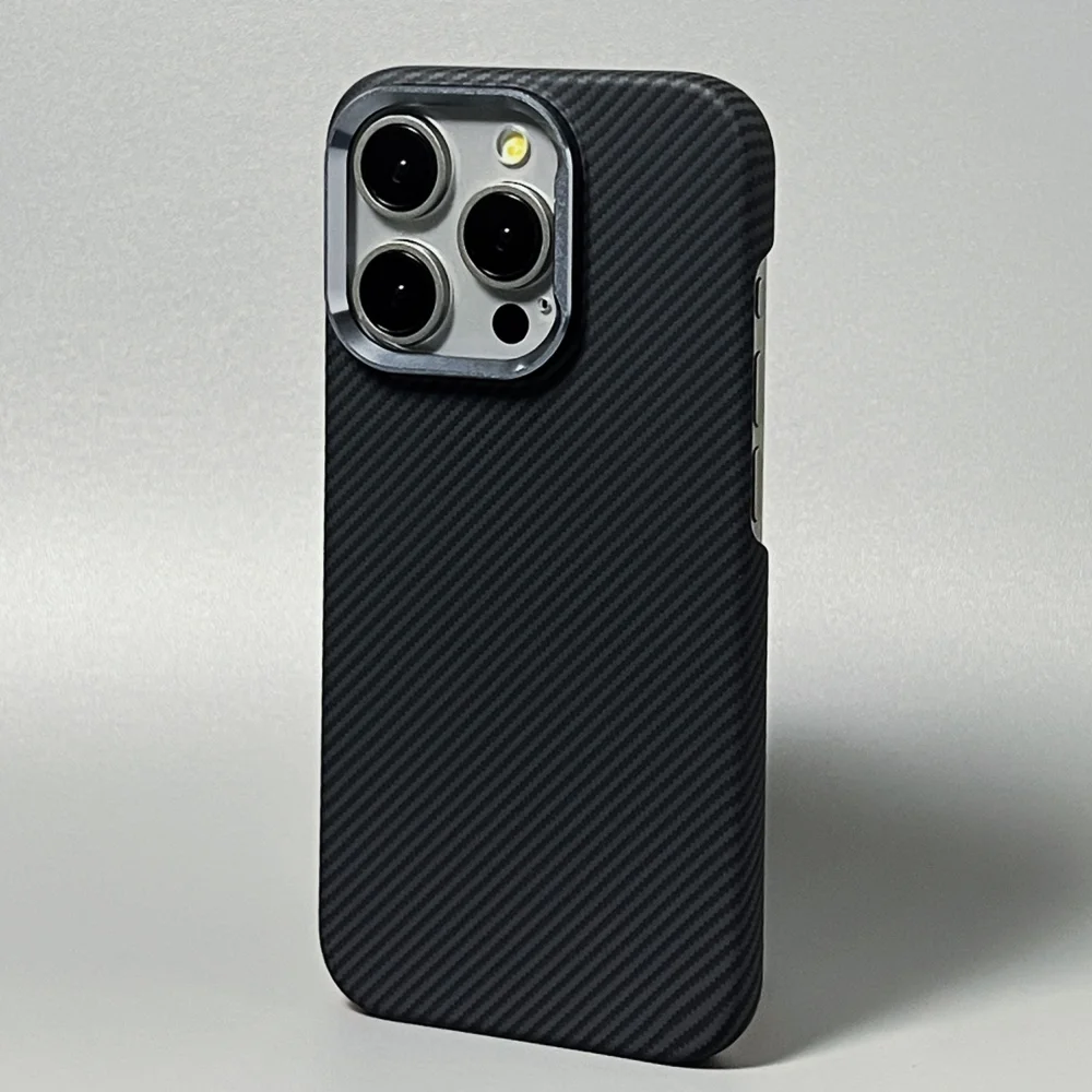 Luxuriöse Carbon-Faser-Slim-Hülle für iPhone 18 17 13 14 15 16 Pro Max Stoßfeste Legierungs-Kameraobjektivschutz Ultradünne Hartschale – Detail 12