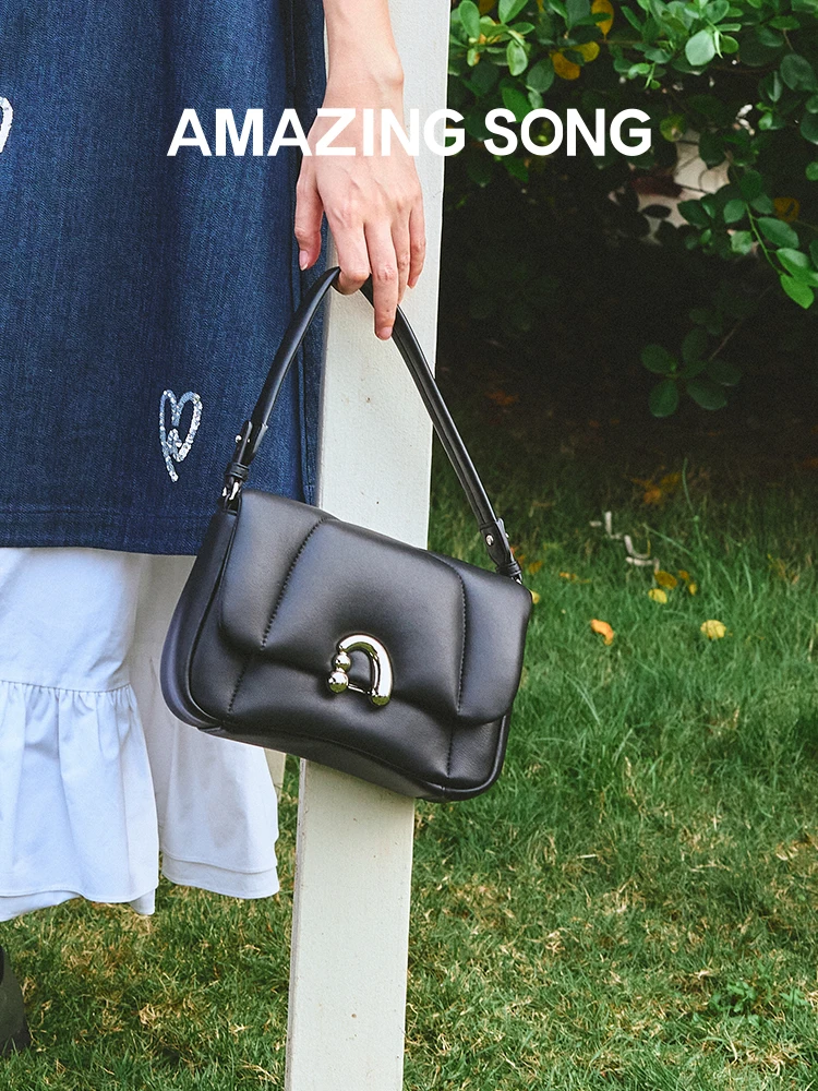 Amazing Song Alpha Bag Medium Shoulder Bag Sheep Leather