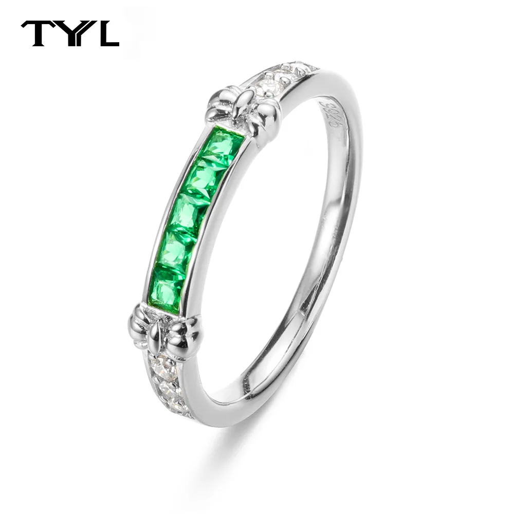 

TYYL Lab Grown Emerald Ring Hollow Four Leaf Clover Moissanite Rings S925 Silver for Women Wedding Band Anniversary Jewelry Gift