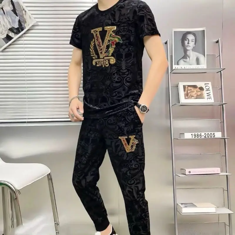 

Летний новый европейский мужской тонкий повседневный универсальный модный костюм из полого материала с круглым вырезом