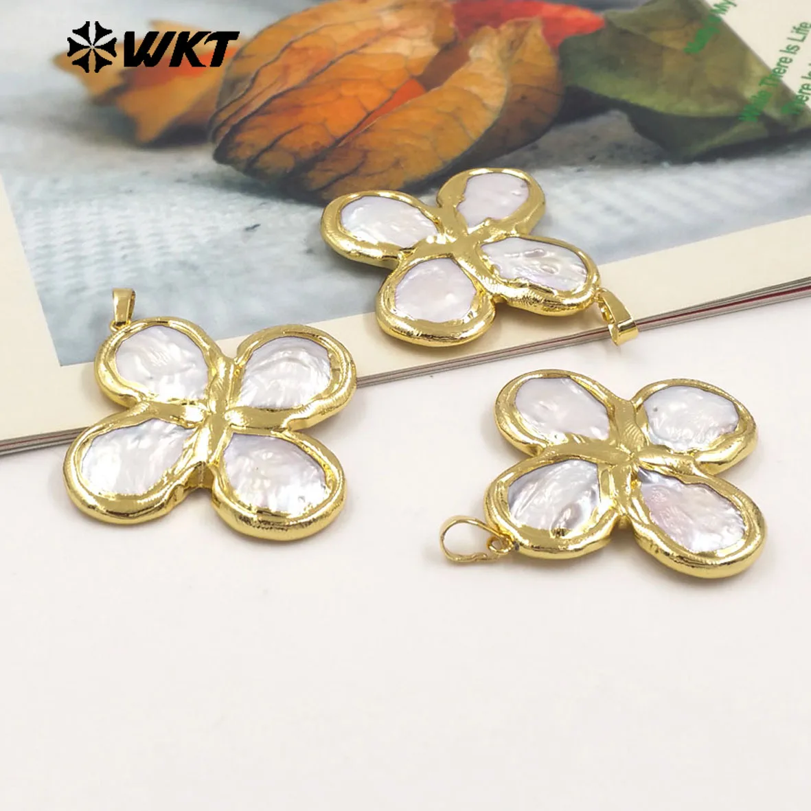 

WT-JP383 Amazing Design 18K Gold Plated Popular Fashion Drop Natural Freshwater Pearl Cross Pendants