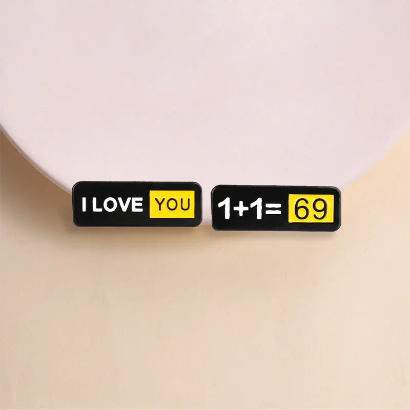 English Number Brooches 1+1 Battery-shaped Metal Badges Wholesale Small Gifts Lapel Pins for Backpacks Brooch Backpack Pin Cap