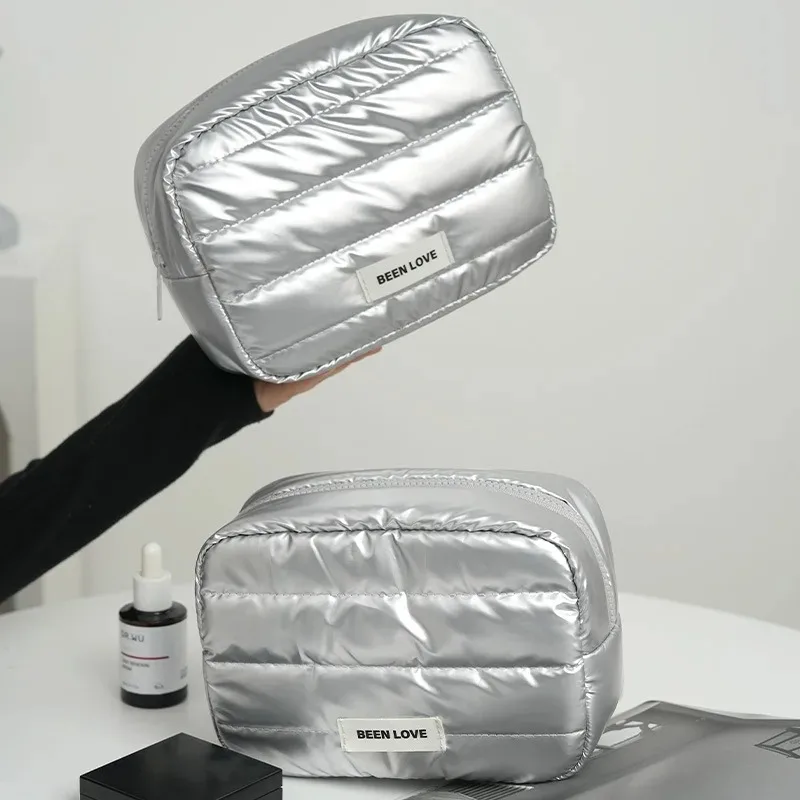 

Fashion Large Capacity Makeup Bag Travel Organizer Portable Cosmetic Bag Multifunctional Storage Washbag