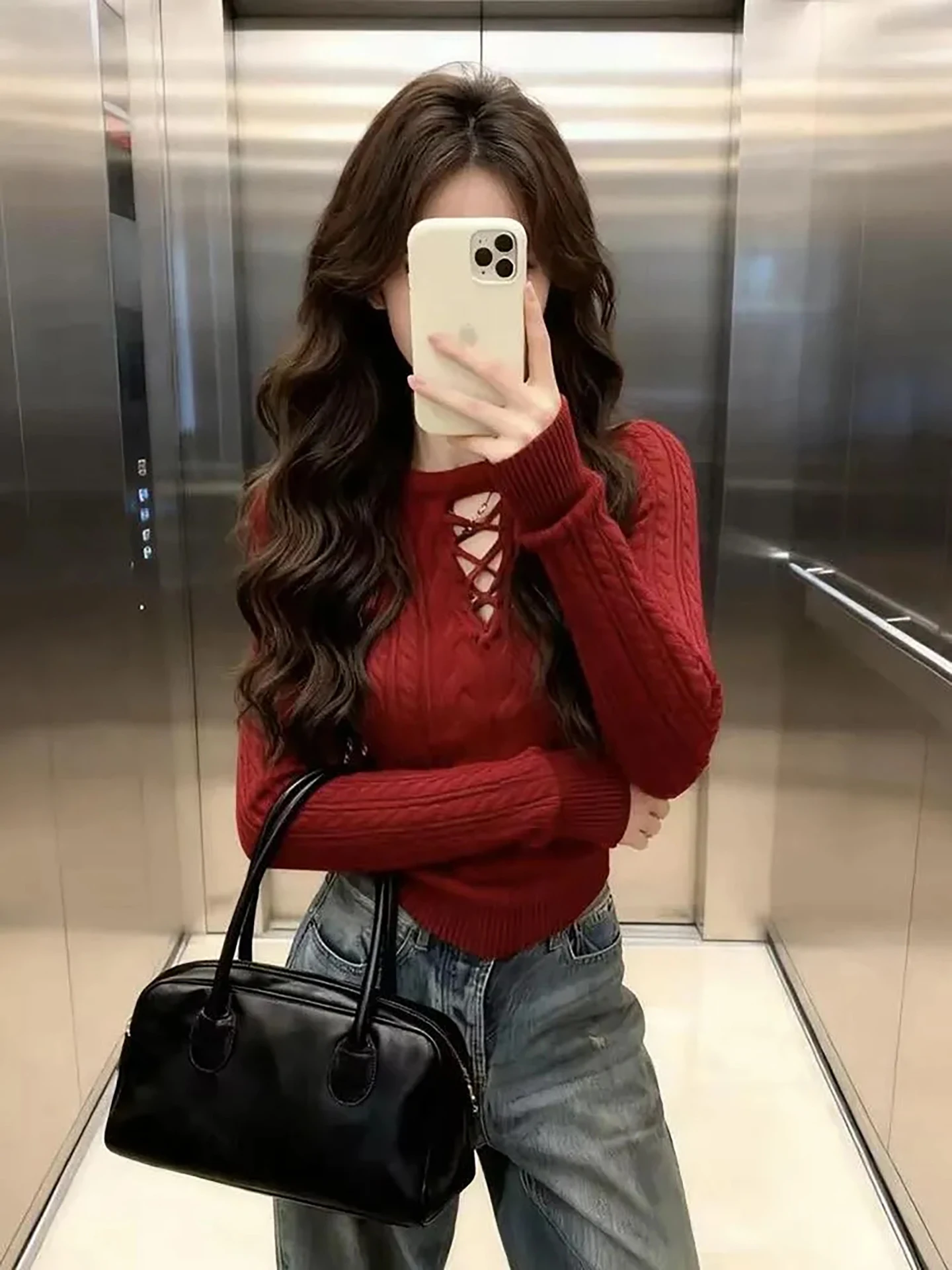 Maglione da donna rosso di Capodanno Slim Fit Design scavato Top sexy per l'inverno V-Ne Long Sve lavorato a maglia Faionable Versatile