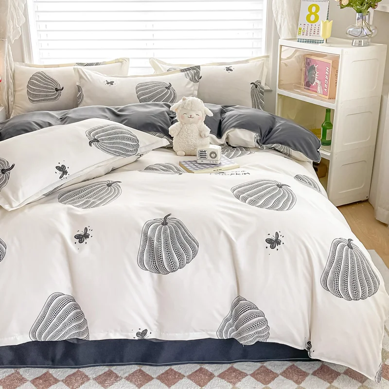 4PC Minimalist Black White Pumpkin Bedding Set, Soft Breathable All-season Bedding for Bedrooms & Homestays