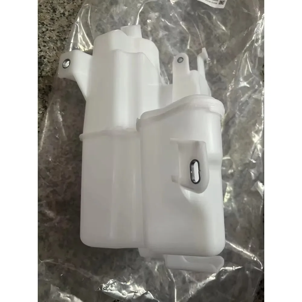 For Toyota 2022 Harrier Hybrid 2.5L Windshield Wiper Fluid Reservoir Spray Nozzle