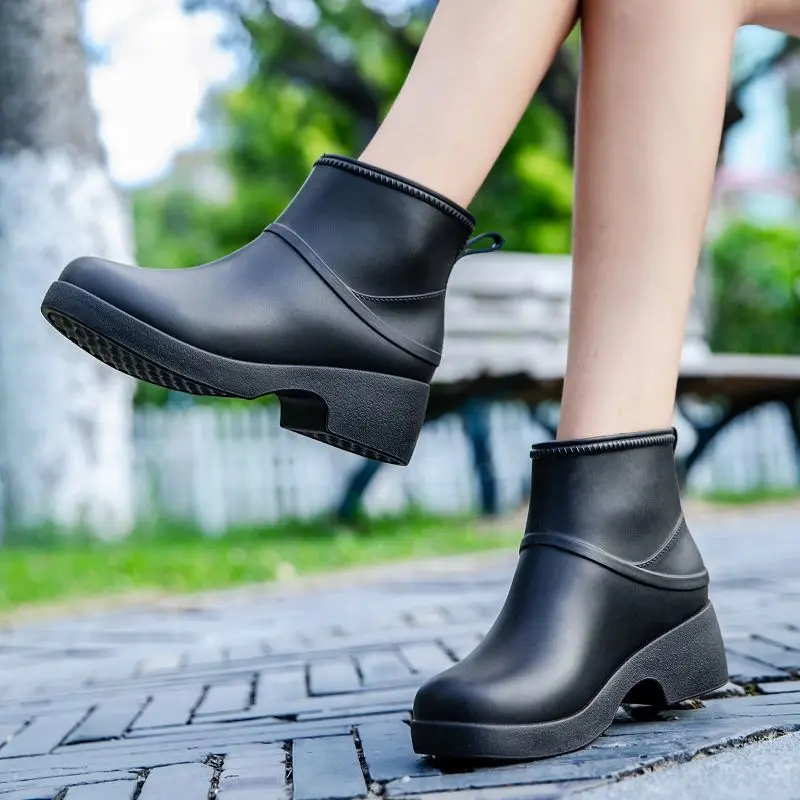 

Classic Black Platform Heeled Water Boots For Women 2025 Anti-slip Patterns Rubber Boots Good Quality Ankle Galoshes Rainboots