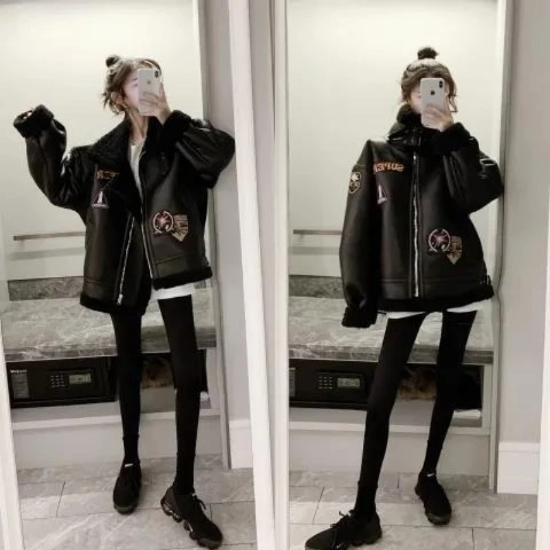 Y2K Streetwear Patch Embroidery Oversized PU Leather Jacket Women Faux Shearling Lined Winter Warm Biker Coat Casual Wear 2026