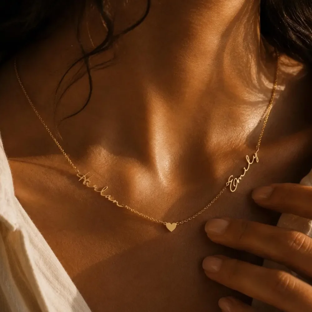 Customized names paired with delicate heart-shaped pendants, exquisite stainless steel jewelry, perfect choices for women's gift