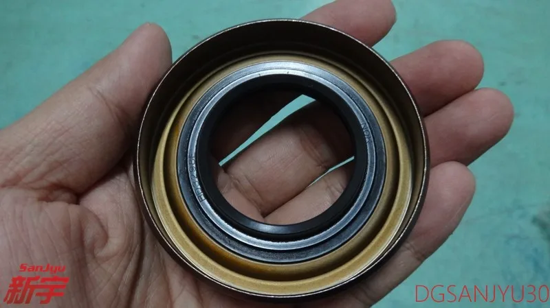 OIL SEAL,FRONT DIFF SIDE pajeroV30V40V60V70V80V90 SPORT K96 L200 L400 MB393883 GENUINE BD3298E