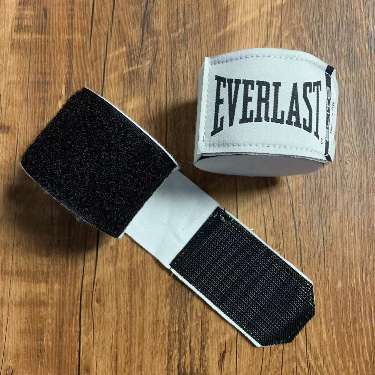 

2 шт. эластичных боксерских бинтов Everlast 4,5 м для тренировок по ММА, кикбоксингу и муай-тай