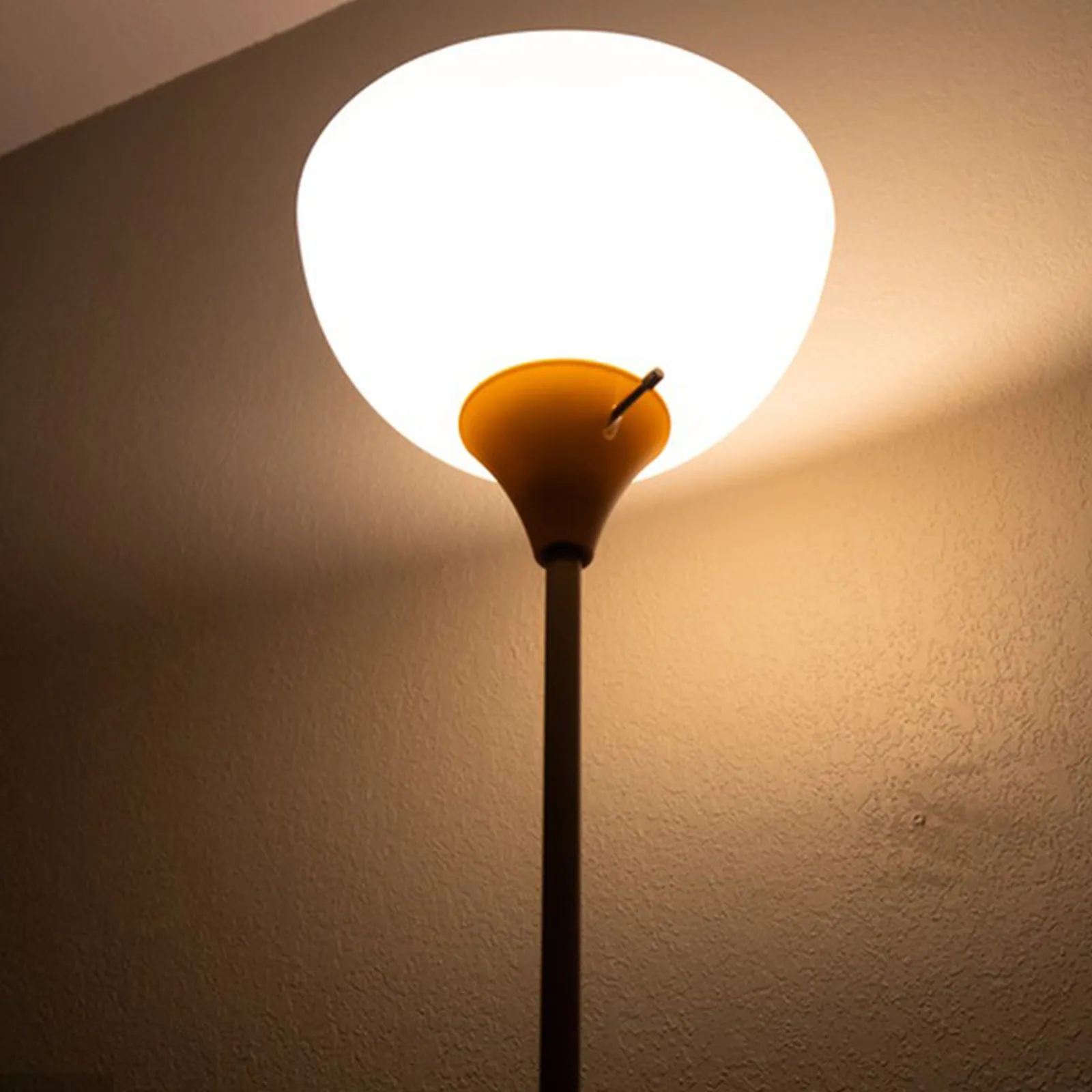 

4 шт. маленьких абажуров в форме гриба, прочные, из толстого пластика, многоразовые, устойчивые к выцветанию, в форме чаши, для напольных ламп, рассеивающие свет, защитные колпаки